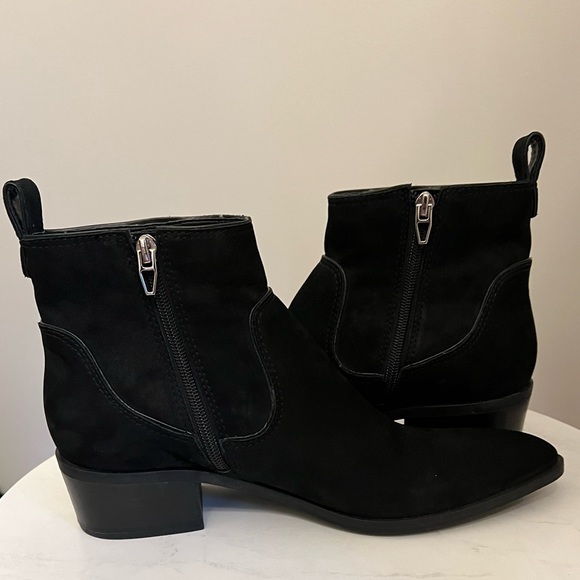 Dolce Vita suede booties 9.5 pointed toe stacked heel inner zip - Picture 9 of 10